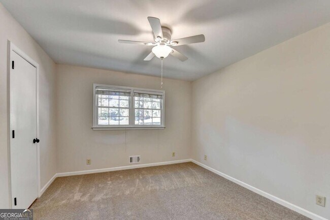 Building Photo - 478 Dorsey Cir SW