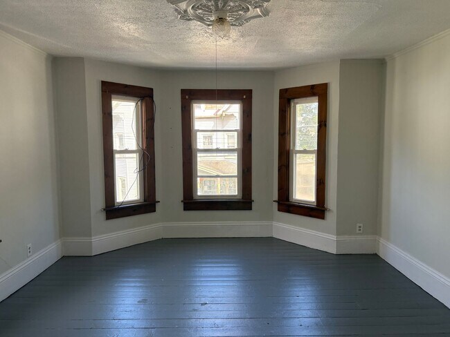 Primary Photo - 118 Bracewell Ave
