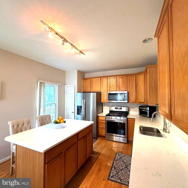 Building Photo - 43100 Sherbrooke Terrace