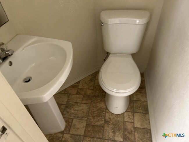 Building Photo - 2607 Schulze Dr