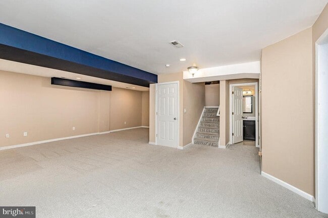 Building Photo - 9212 Isle of Laurels