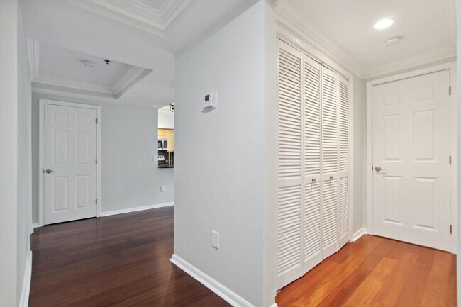 Building Photo - Logan Circle! Available Now! High End // 2...
