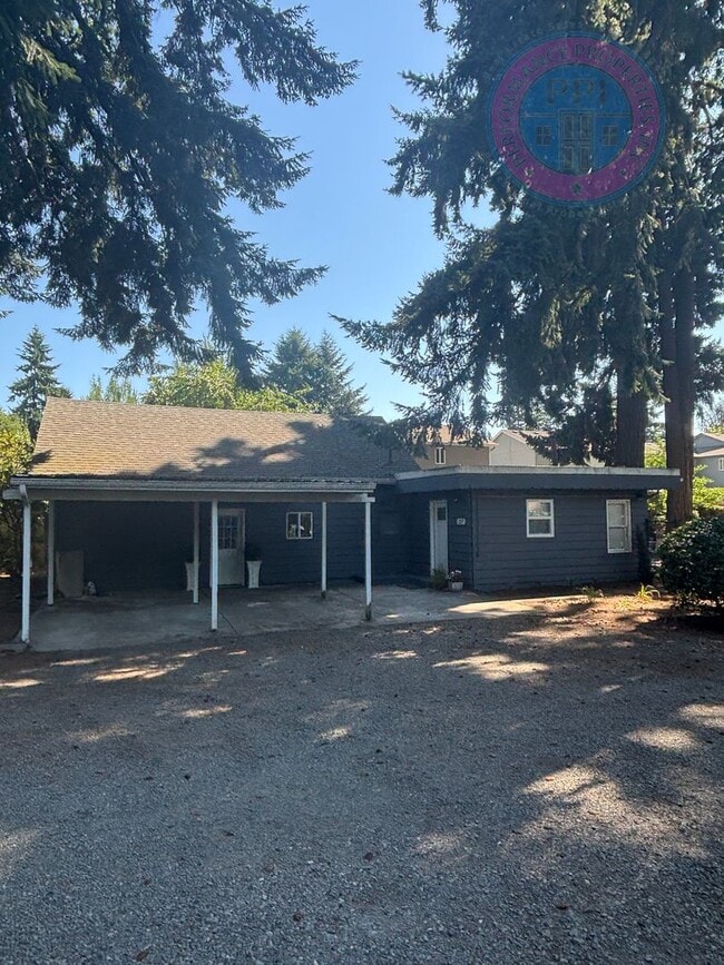 Building Photo - Newly Remodeled Home With Large Yard In Ro...