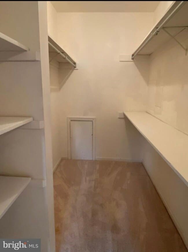 Building Photo - 6 Rittenhouse Ct