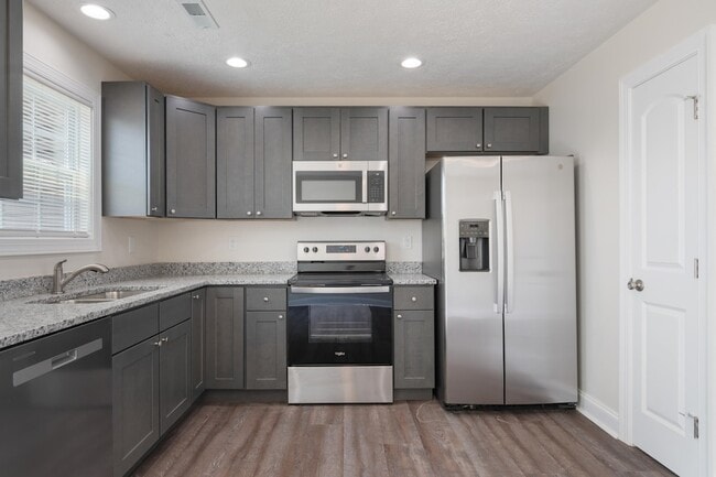 Building Photo - 435 Skylar Dr