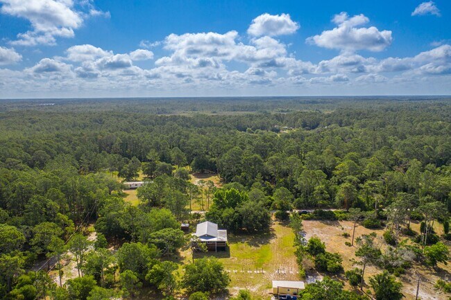 Building Photo - Serene 3-Bedroom Home on 1 Acre Lot