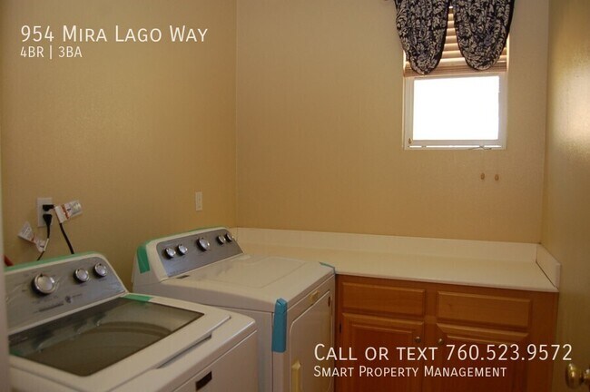 Building Photo - 954 Mira Lago Way