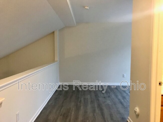 Building Photo - 2844 Hillstone St