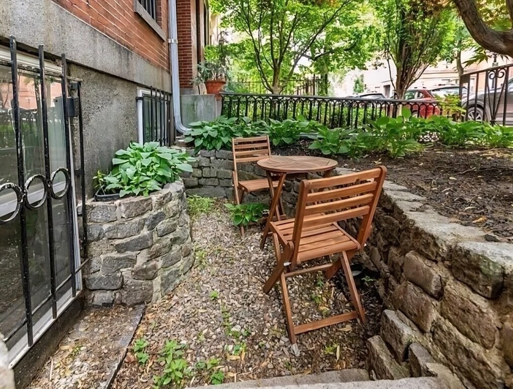 Building Photo - 63 Rutland St