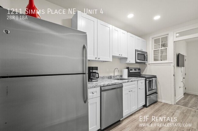 Building Photo - 1211 Simms Pl NE