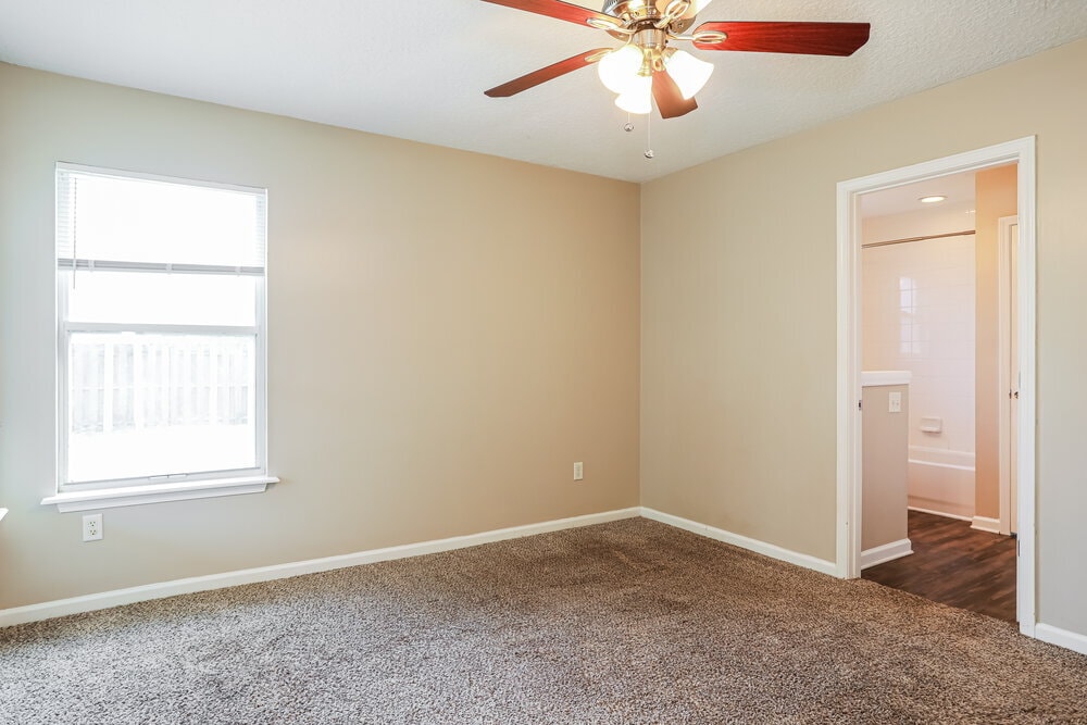 Building Photo - 1321 Spruce St