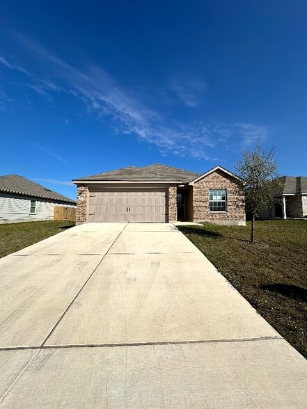 Building Photo - 13016 Field Plow Ln