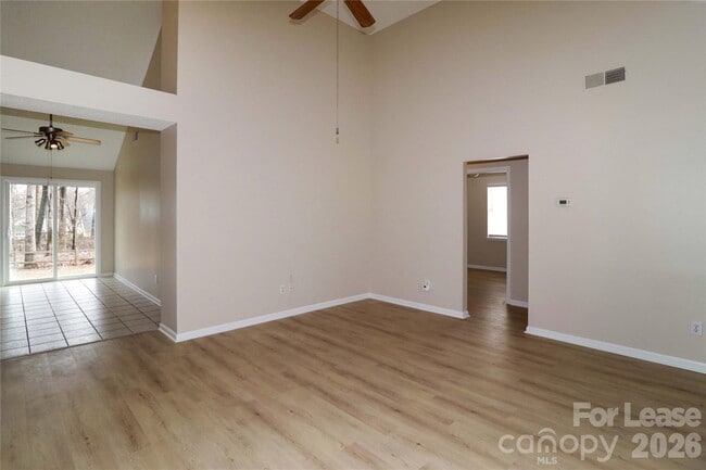 Building Photo - 729 Rebecca Jane Dr