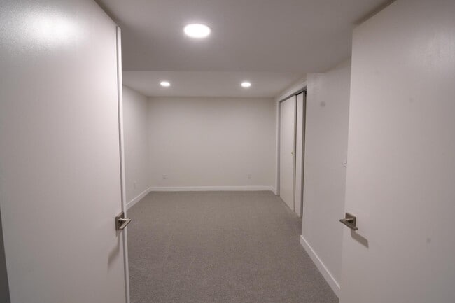 Building Photo - 5004 E Hinsdale Pl