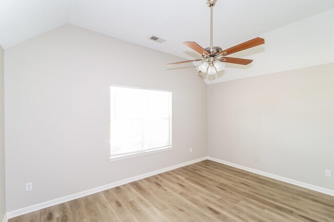 Building Photo - 1485 Pemberton Ln