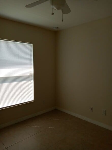 Building Photo - Coming Soon - $500 off Move in Summer Special