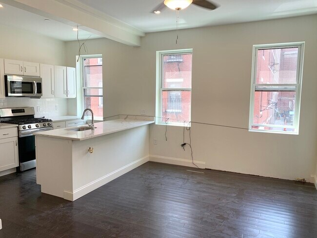 Building Photo - 49 Charter St