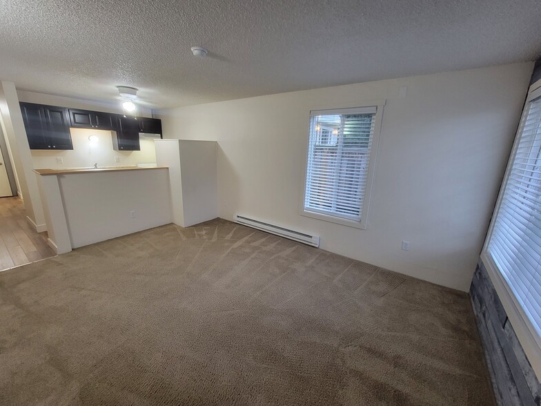 Building Photo - 2405 NW Irving St