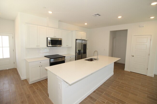 Building Photo - Brand New Lennar Home with Solar