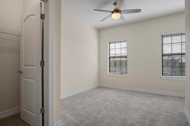 Building Photo - 4837 Chantilly Rd