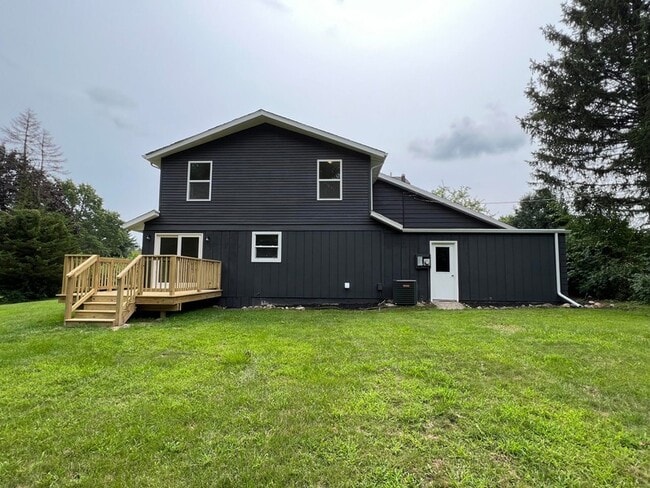 Building Photo - 237 Krouser Dr