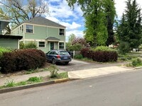 Building Photo - 3 Bed, 1.5 Bath near Rose Garden and Willamette River bike path in Whiteaker