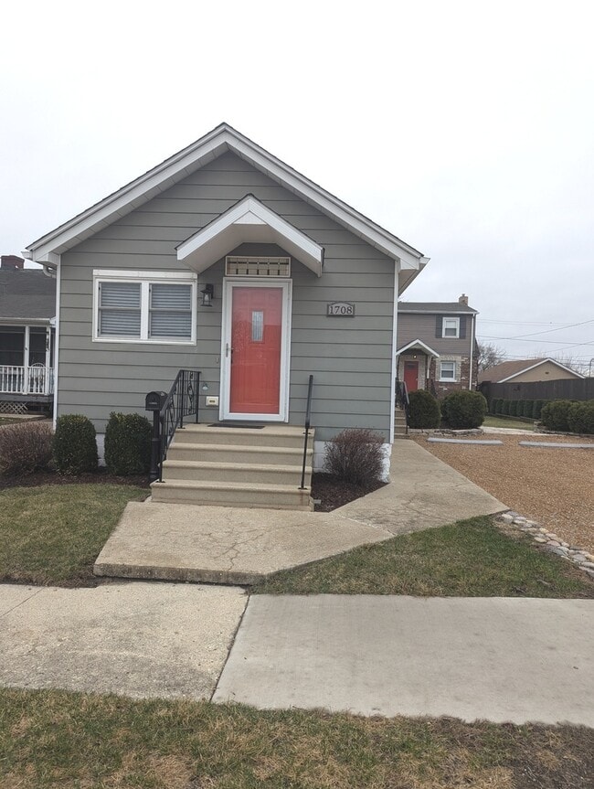 Building Photo - 1708 N Center St