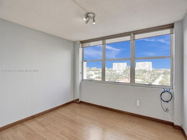 Building Photo - $2,900MONTHLY;11930 N BAYSHORE DR #601 NOR...