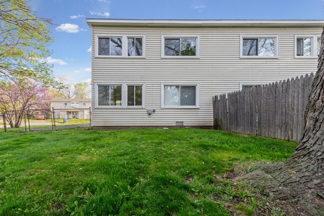 Building Photo - 31546 Alpena Ct