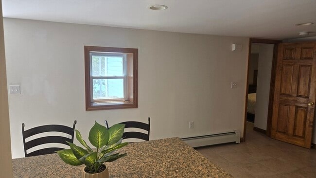 Building Photo - 113 Oak Ridge Dr