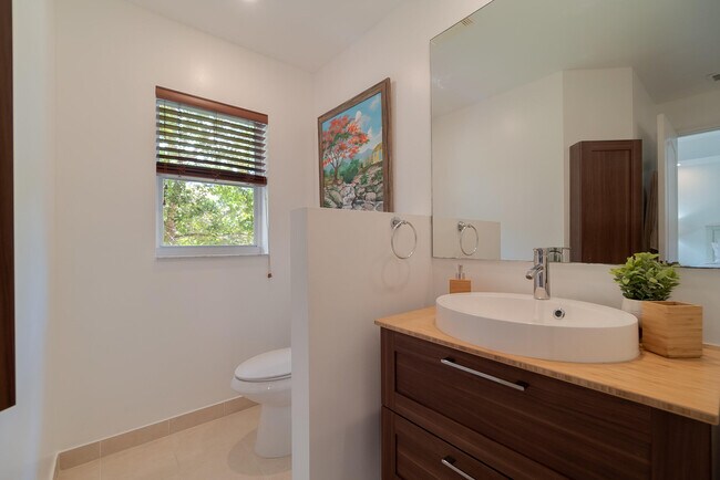 Building Photo - 123 Wakulla Springs Way