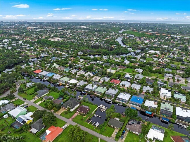 Building Photo - 27153 Barefoot Ln