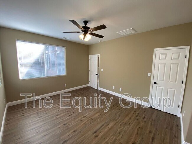 Building Photo - 1424 N Oliveto Ct