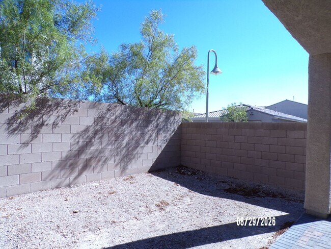 Building Photo - 1051 Whitworth Ave