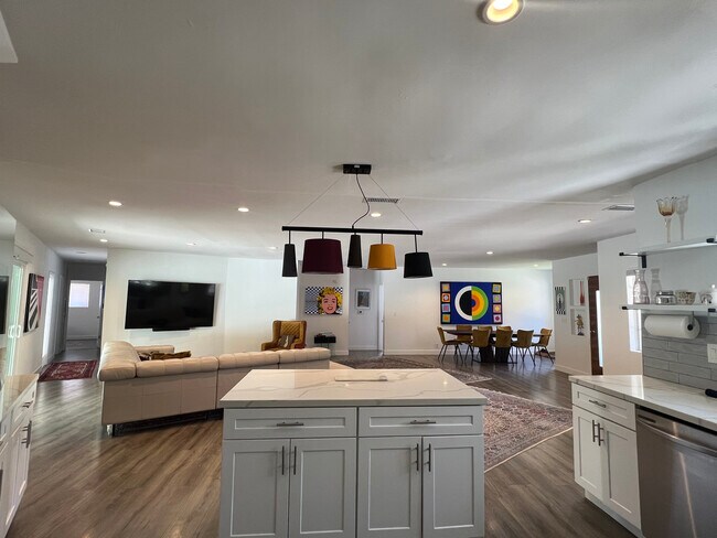 Building Photo - 21523 Dumetz Rd