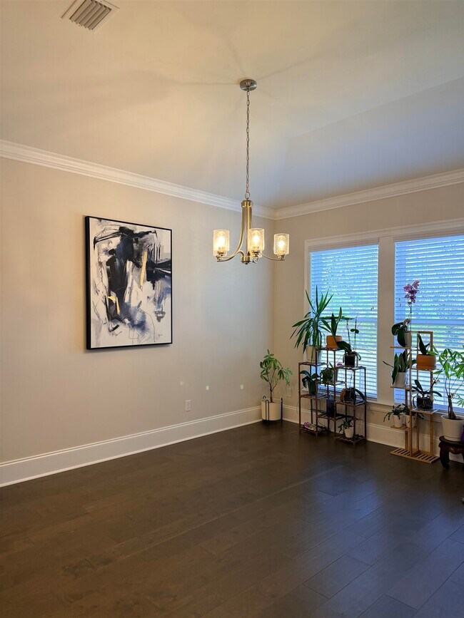 Building Photo - 5742 Vlg Rdg Ln