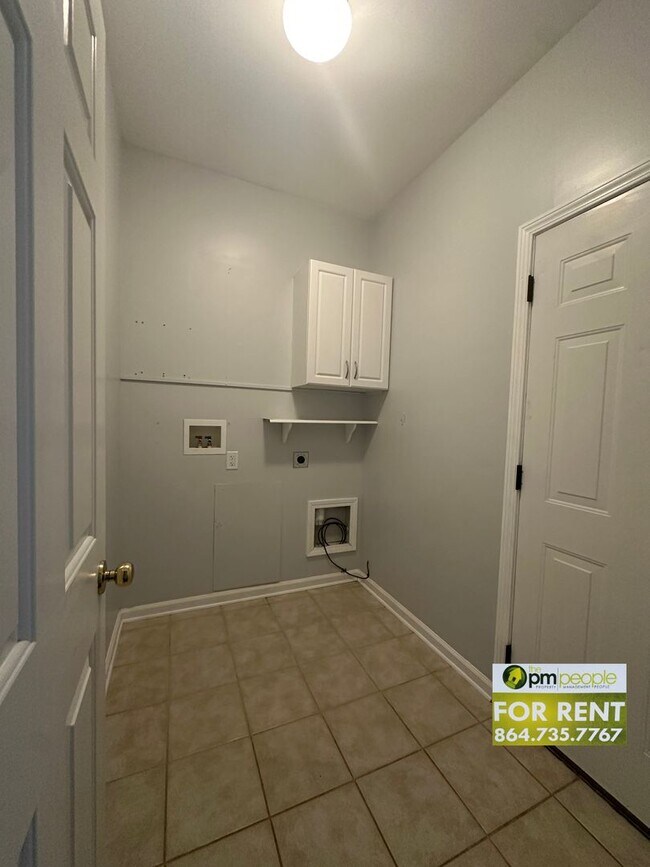 Building Photo - Beautiful Simpsonville 3/2 Available Now!
