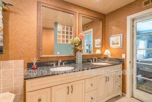 Building Photo - 1351 El Lazo Ct