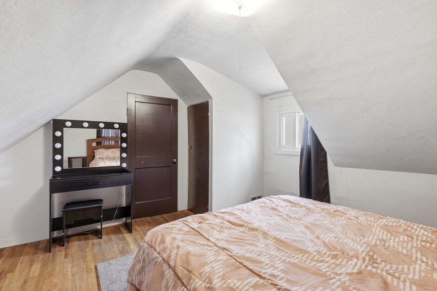 Building Photo - 727 Fairview St