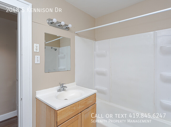 Building Photo - 2048 S Kennison Dr