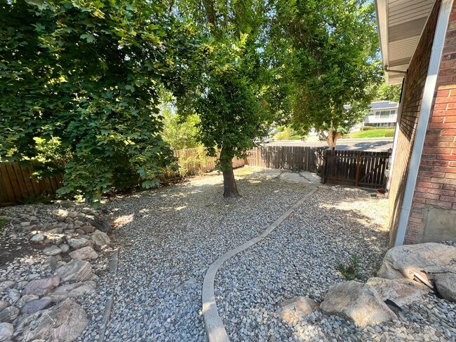 Building Photo - 1597 Navajo Dr