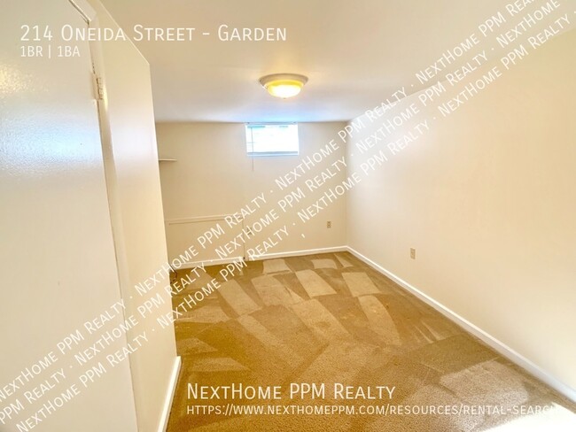 Building Photo - 1 Bedroom near Grandview Ave for March or ...