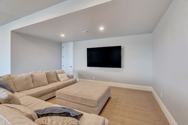 Building Photo - 2872 N Sorrel Dr