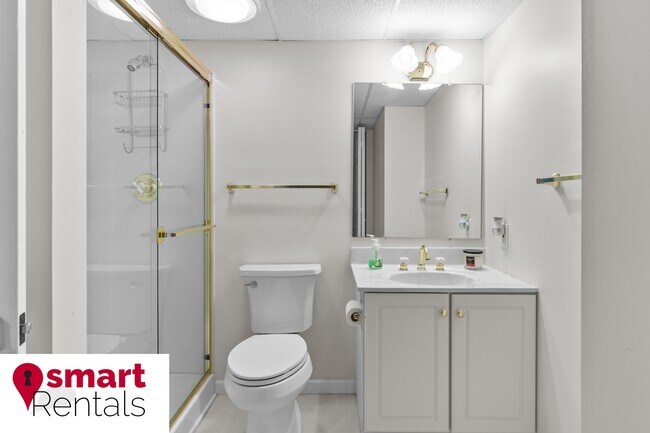 Building Photo - 944 Wellesley Pl Dr