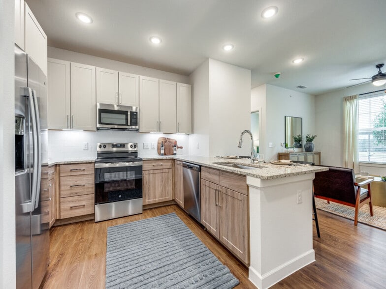 Building Photo - Shaw House