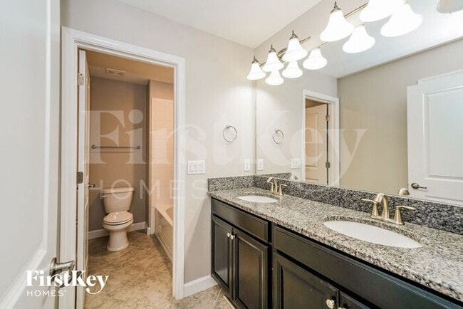 Building Photo - 931 Terra Vista St