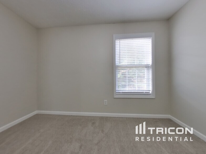 Building Photo - 1813 Beckley Pl