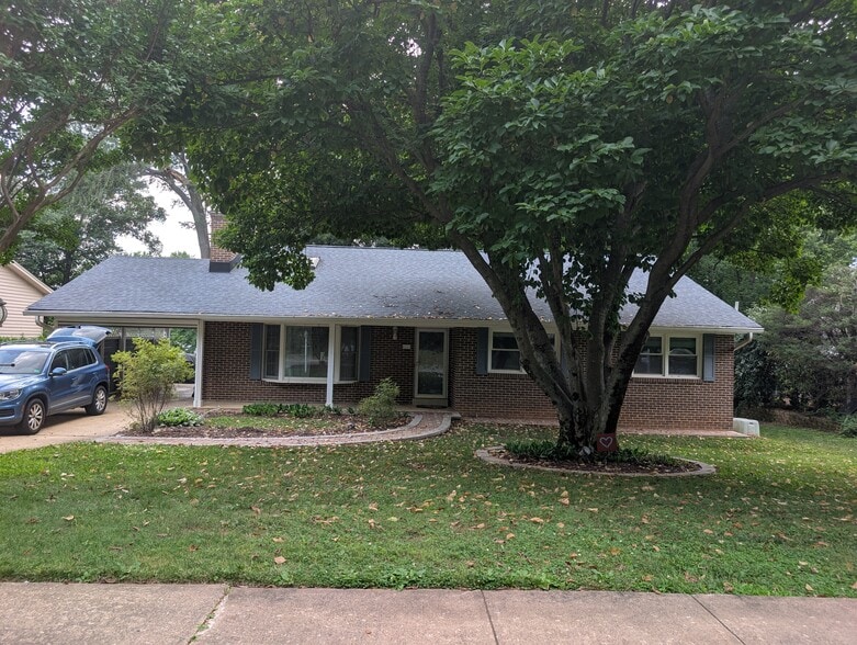 Building Photo - 8505 Wolftrap Rd