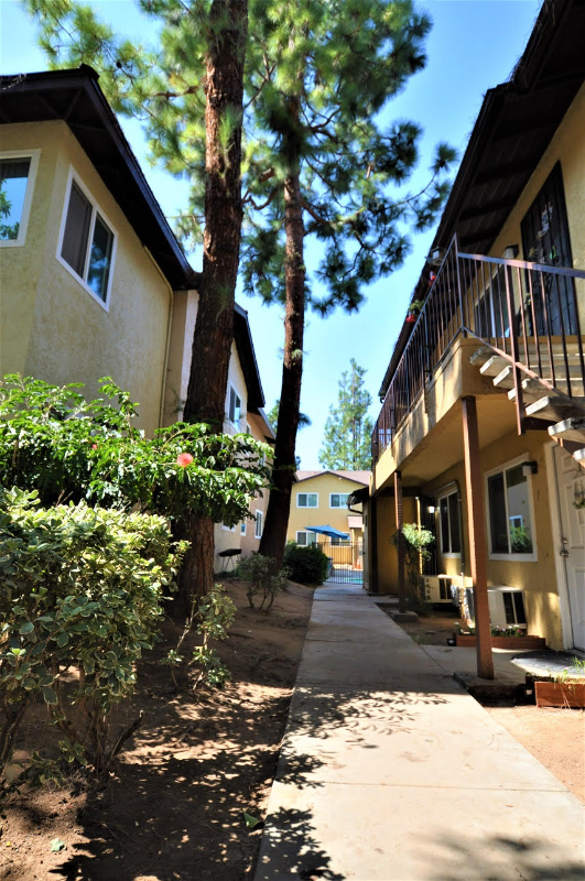 Building Photo - 9646 Winter Gardens Blvd