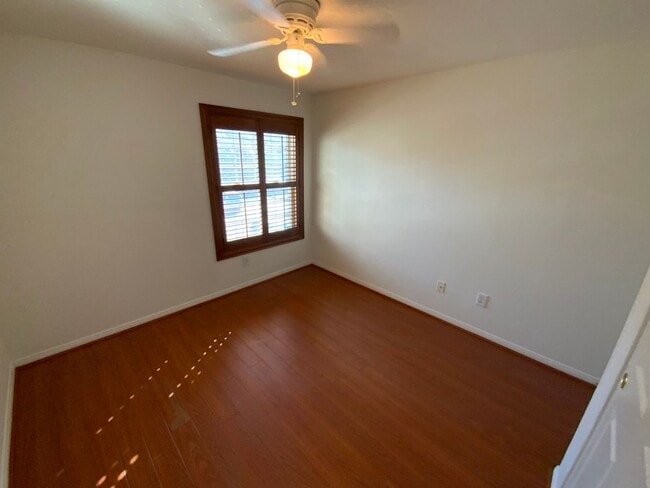 Building Photo - BLACK MTN AREA CLOSE TO FREEWAY! Large Henderson Condo in Big Horn Community